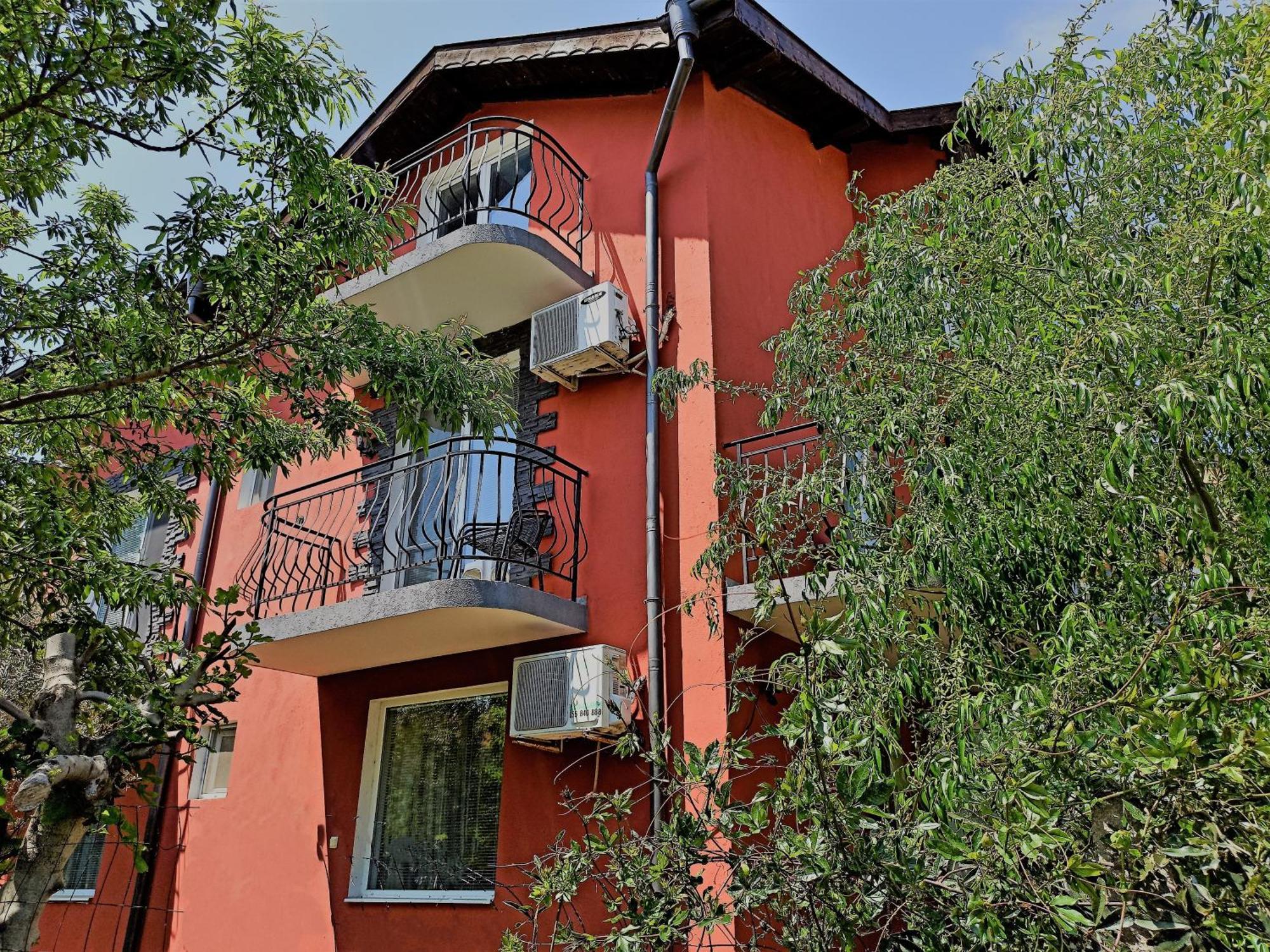 Guest House Sunflowers Pomorie Exterior photo